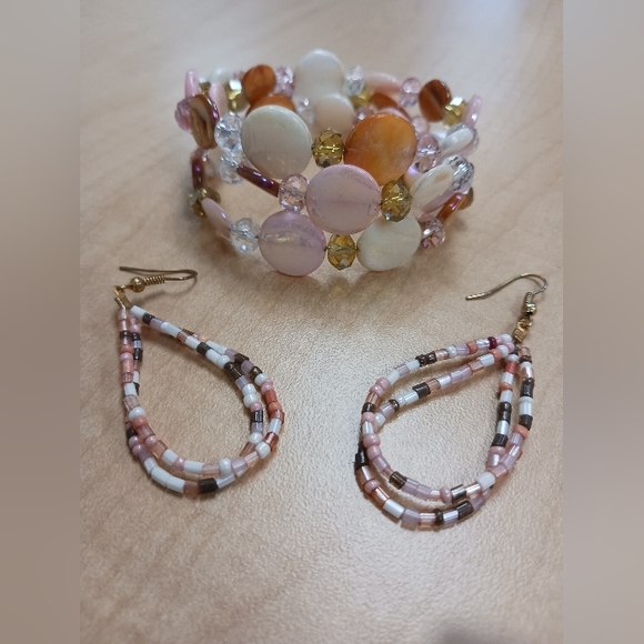 2 items Memory Coil Bracelet & Bead Earring Pink, Rose, Brown & Coral colors - Picture 2 of 15